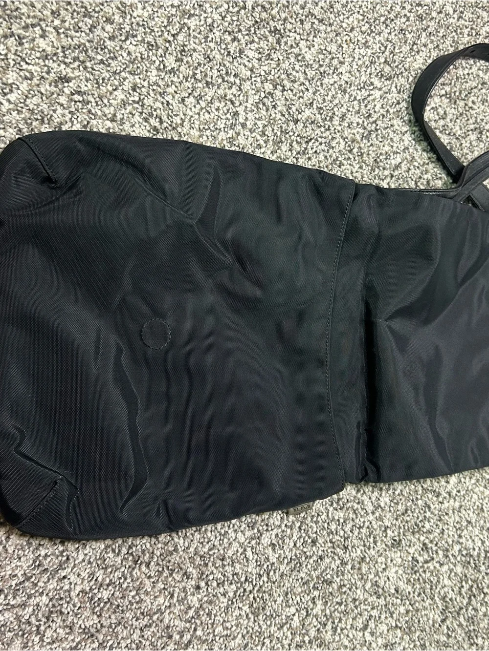 Tumi  Messenger Crossbody Black Nylon Shoulder Bag Ballistic Flap Adjustab Strap
